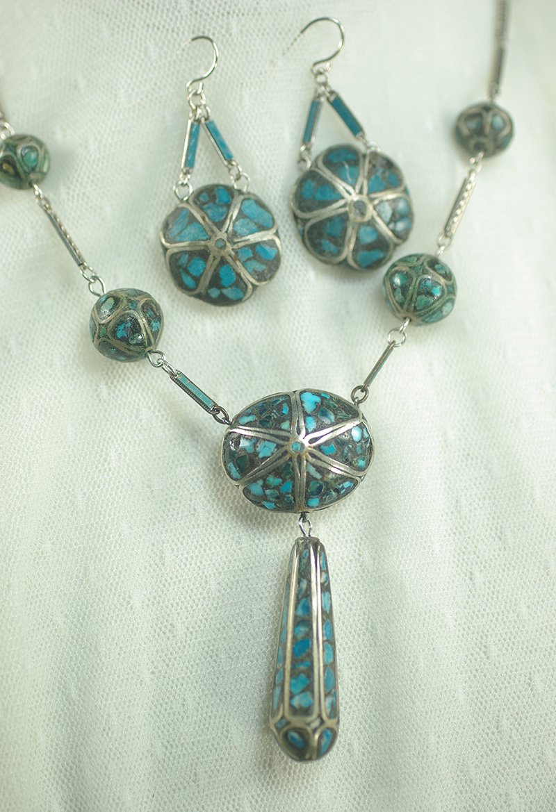 sindianinlayturquoiseglassleafnecklaceset.jpg