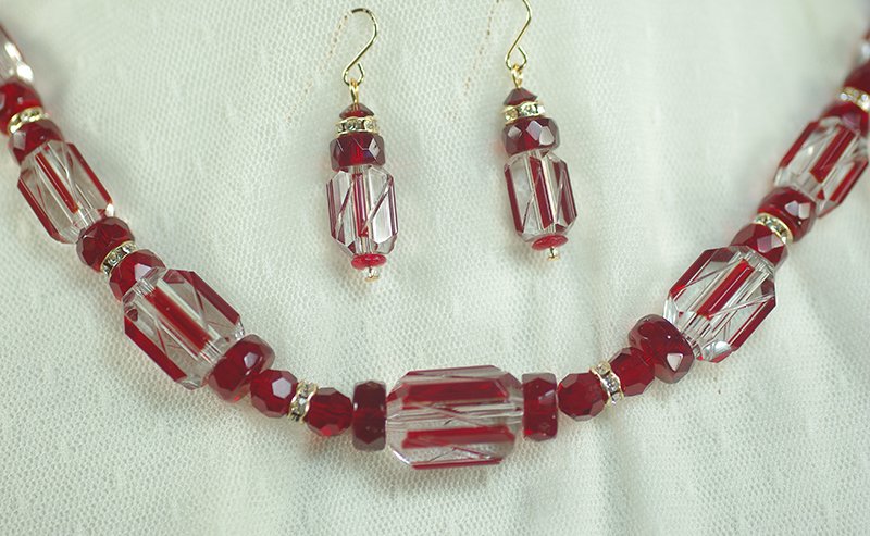 vintage1920s30sredandclearfacetedczechglassnecklaceset.jpg